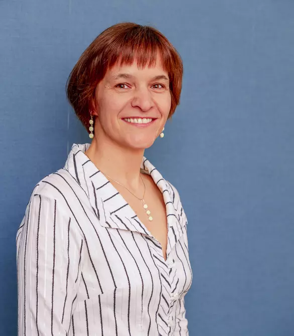 Tania R1